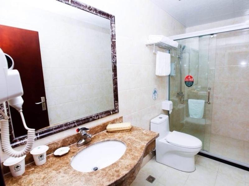 GreenTree Inn Anhui Hefei Huizhou Avenue Dazhonglou Express Hotel - image 10