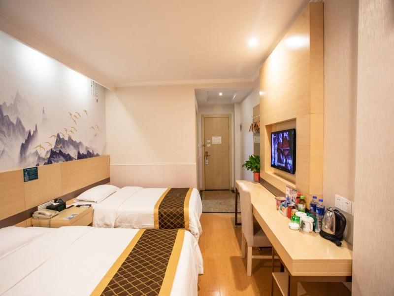 GreenTree Inn Anhui Hefei Wuhu Road Wanda Plaza Express Hotel - image 7