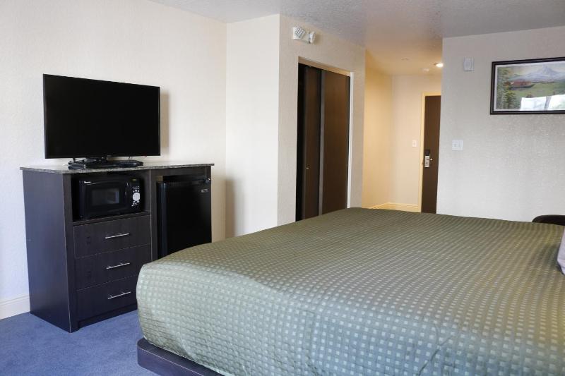 King Room image 3