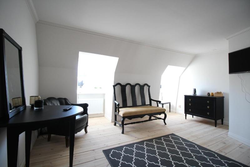 Deluxe Suite image 1