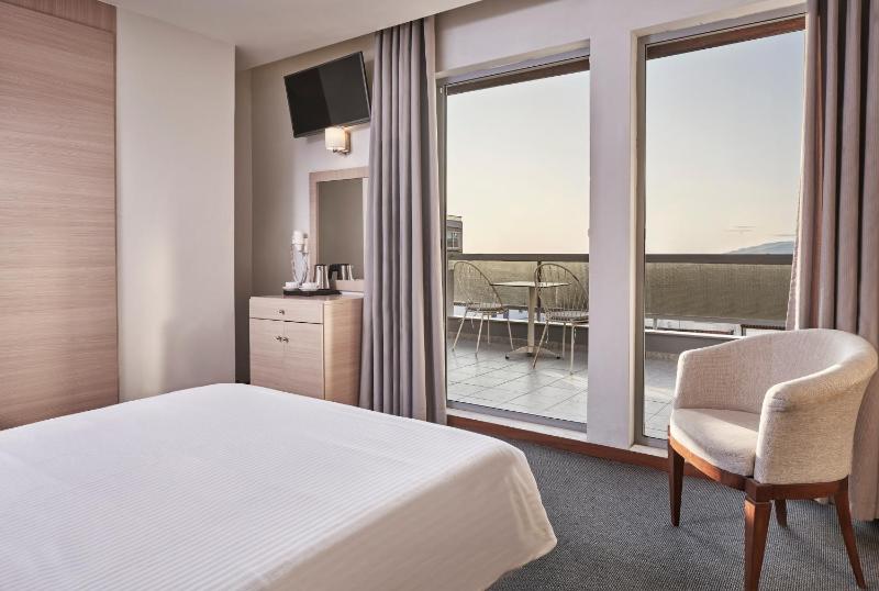Superior Double Room image 4