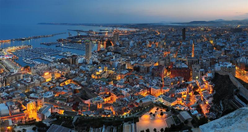Apartamento Grande y Luminoso en el Centro de Alicante - image 22