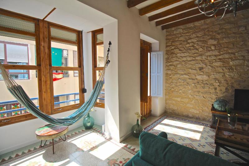 Apartamento Grande y Luminoso en el Centro de Alicante - image 13