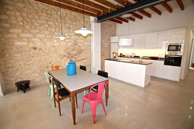 Apartamento Grande y Luminoso en el Centro de Alicante - image 7