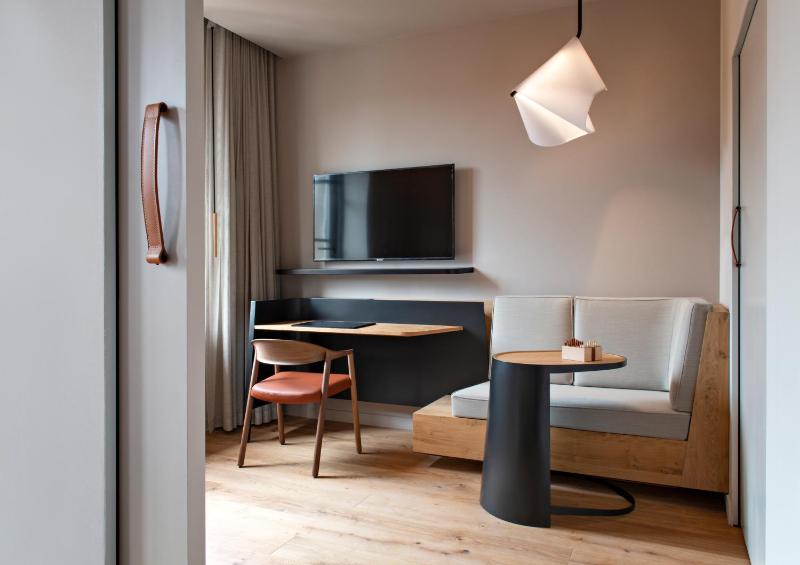 One-Bedroom Suite image 2