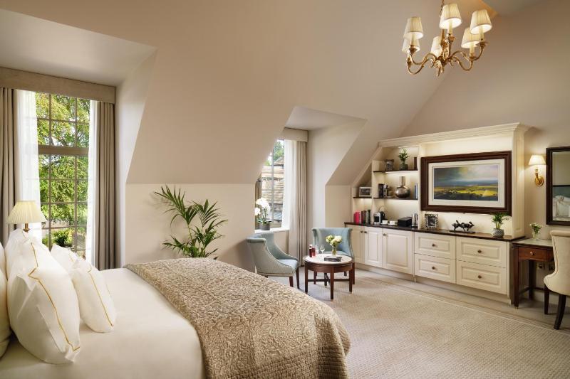 Deluxe Double Room image 1