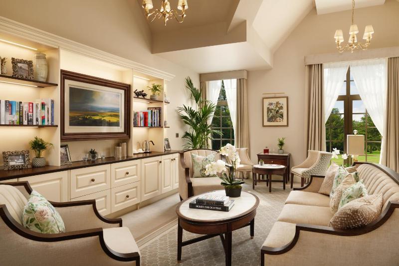 Superior Suite image 1
