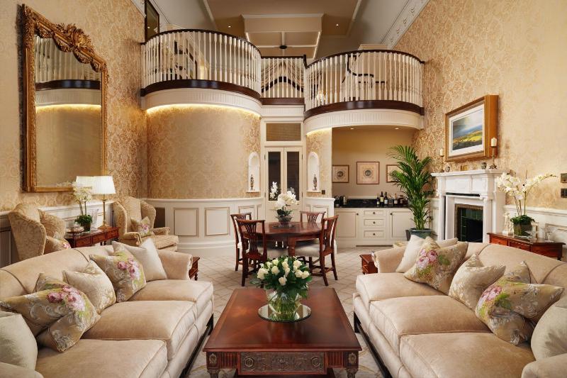 Royal Suite image 1