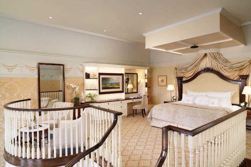 Royal Suite image 4