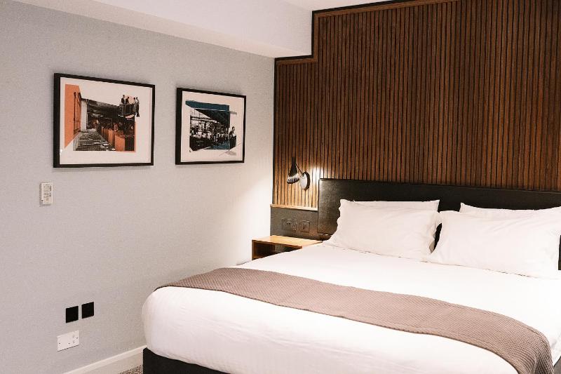Telegraph Hotel - Coventry - image 33