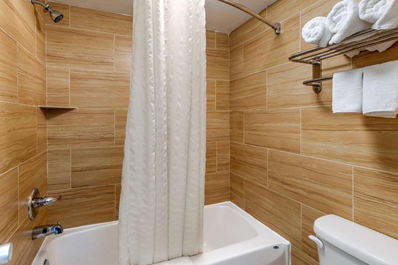 Double Room with Two Double Beds - Non-Smoking image 2