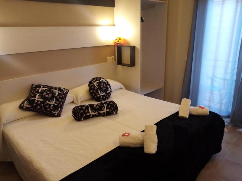 Hostal Termes - image 8