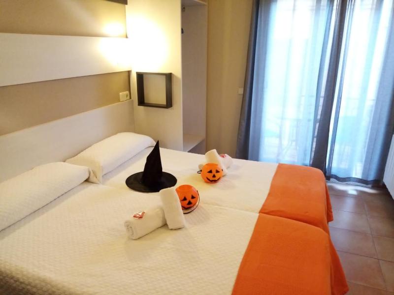 Hostal Termes - image 12