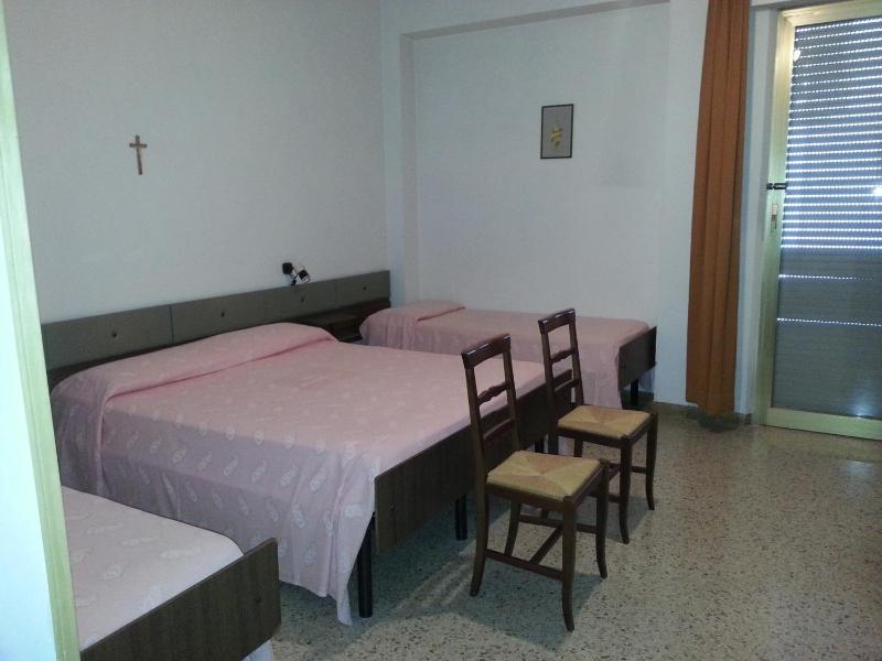Quadruple Room with Balcony image 3