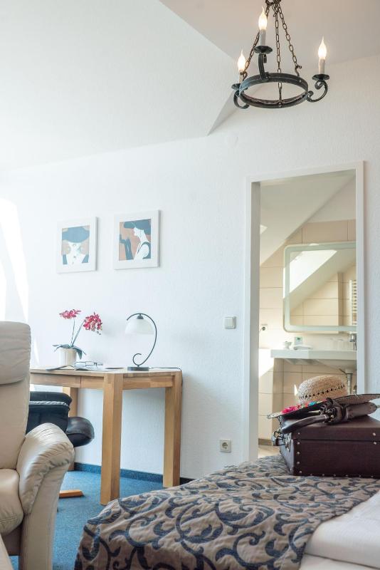 Double Room with Balcony image 3