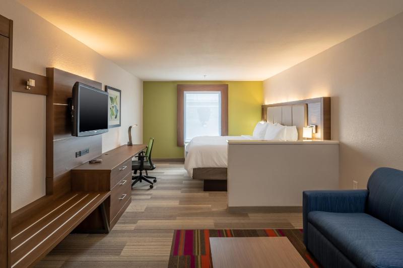 King Suite - Non-Smoking image 1
