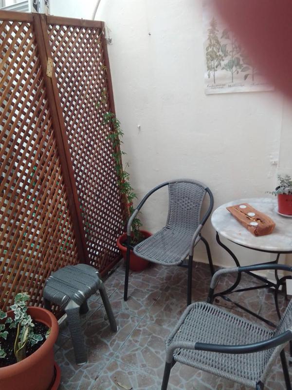 One-Bedroom Apartment image 3