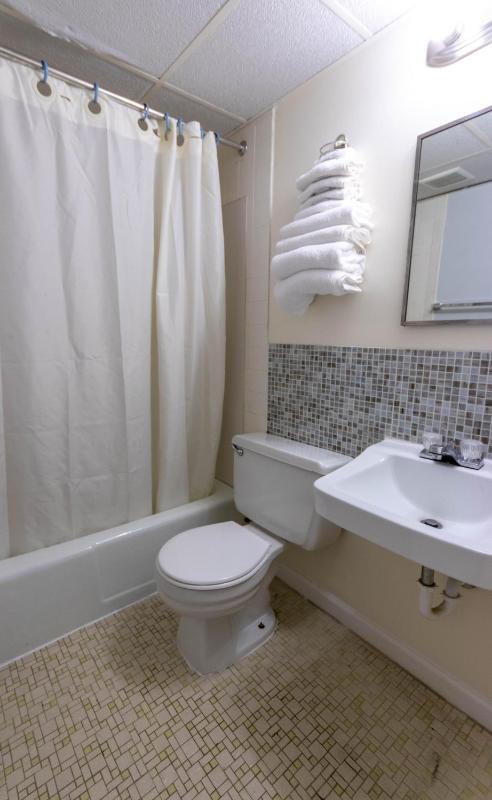 Double Room with Two King Beds with Balcony - Street View image 3