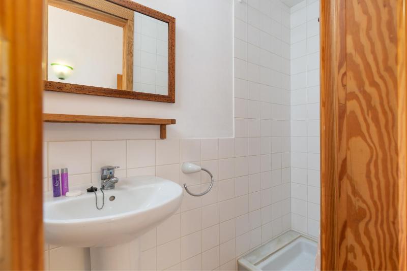 Single Room image 2