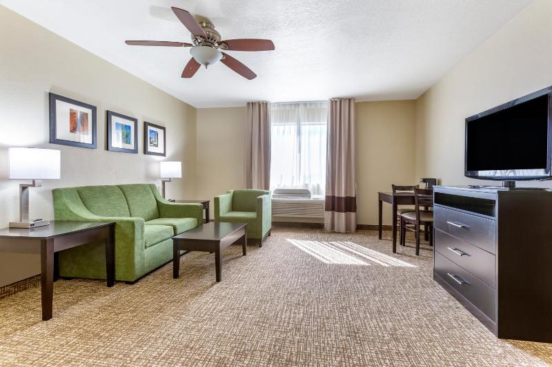Superior King Suite with Living Room - Non-Smoking image 2