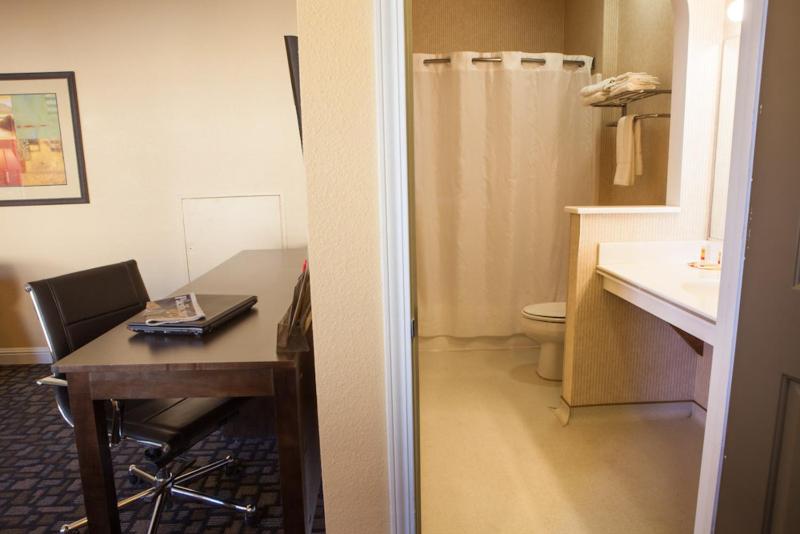 King Suite image 2