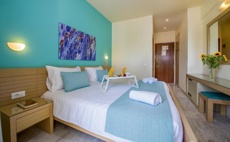 Double or Twin Room image 3