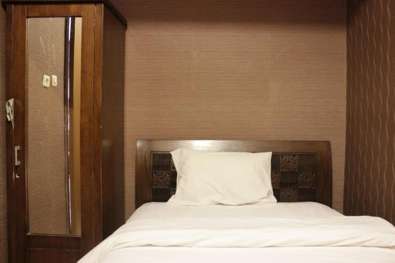 Chic and Cozy 2BR Apartment at Pinewood Jatinangor near JATOS By Travelio - image 4