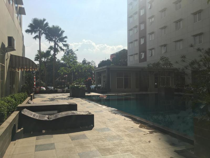 Chic and Cozy 2BR Apartment at Pinewood Jatinangor near JATOS By Travelio - image 9
