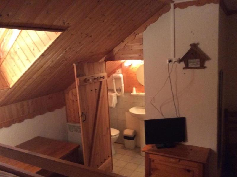 Quadruple Room with Shower image 2