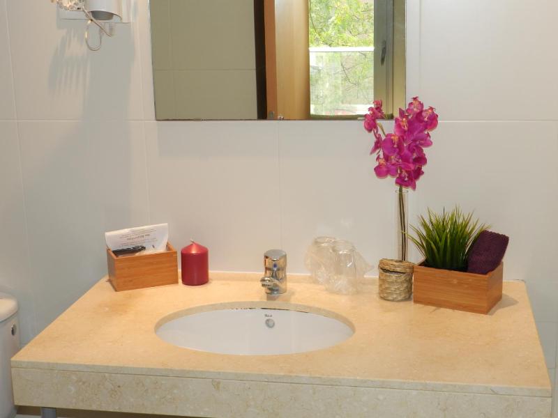 One-Bedroom Apartment with Terrace image 2