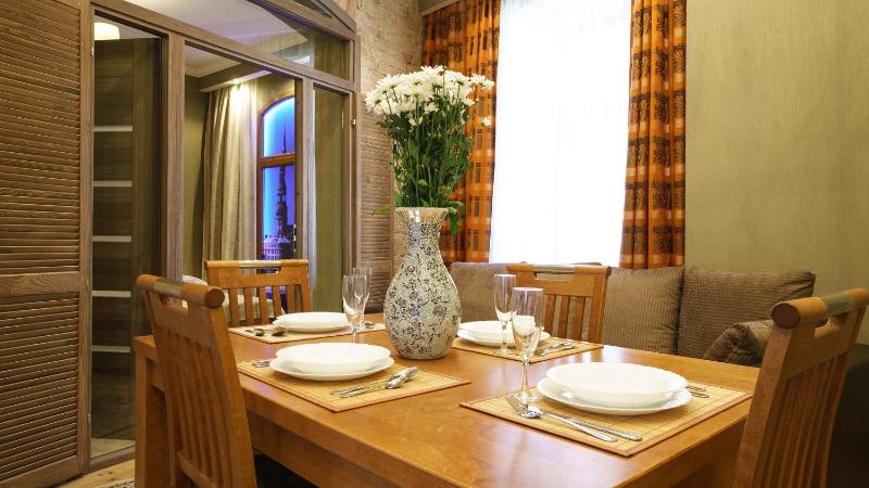 Luxury Two-Bedroom Apartment with Balcony image 1