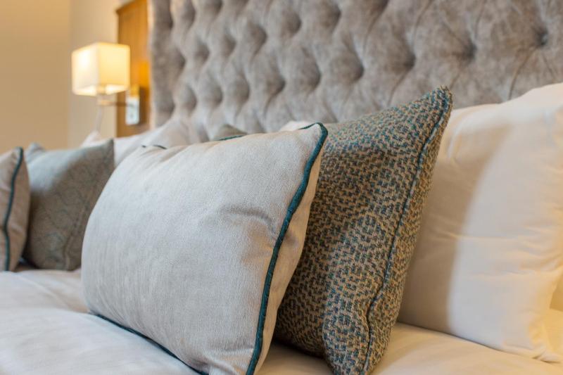 Deluxe Family Room image 4