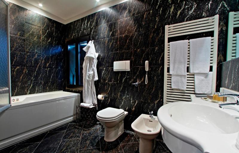 Savoia Hotel Country House Bologna - image 2