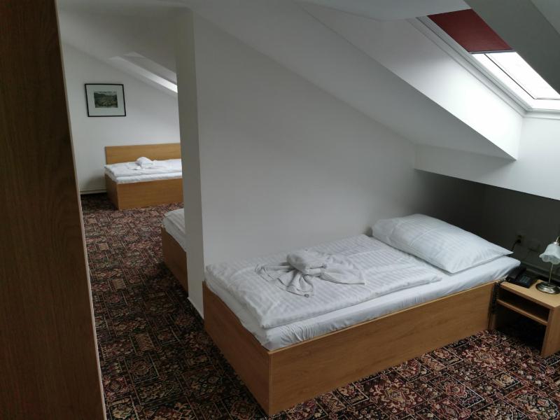 Quadruple Room image 4