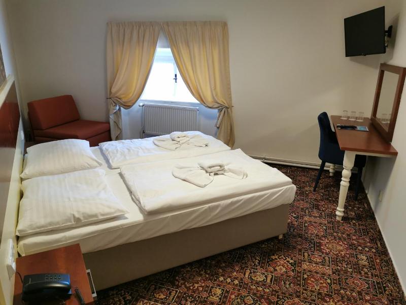 Double or Twin Room with Extra Bed image 1