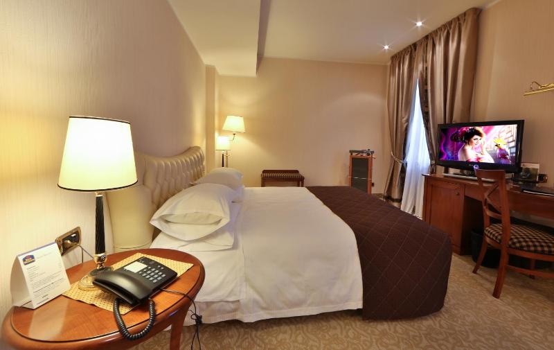 Superior Double Room image 1