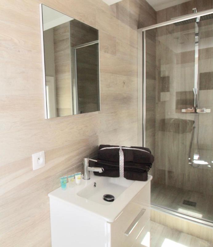 One-Bedroom Apartment image 2