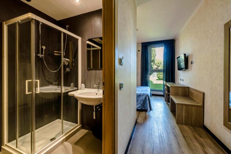 Double or Twin Room image 1