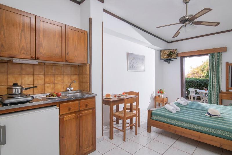 Iliostasi Beach Apartments - image 36