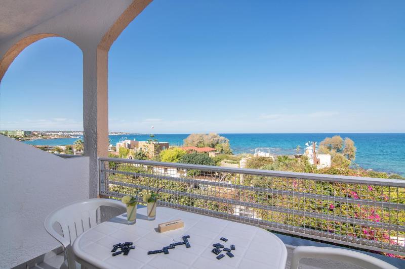 Iliostasi Beach Apartments - image 5