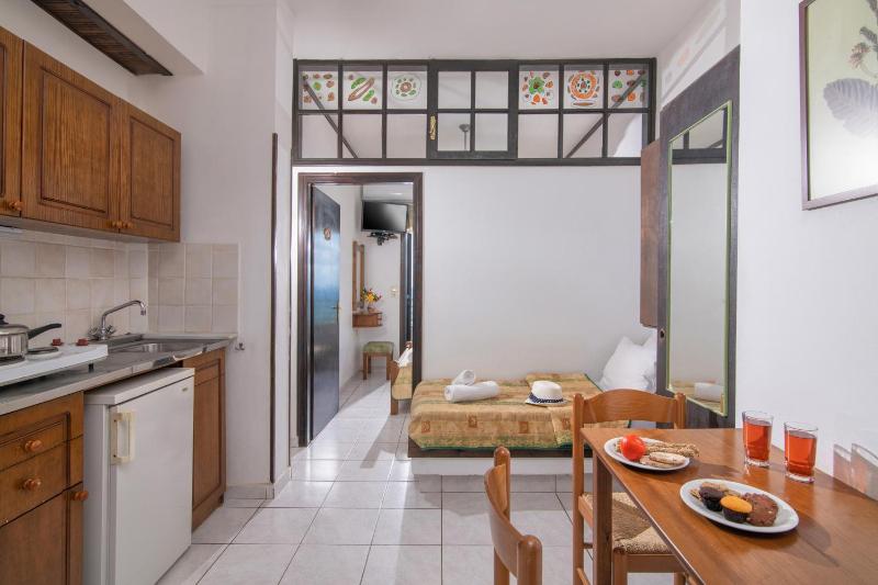 Iliostasi Beach Apartments - image 18