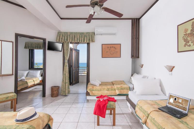 Iliostasi Beach Apartments - image 9