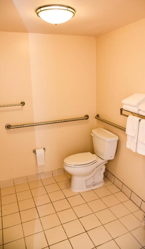 Double Room - Mobility Access/Non-Smoking image 4