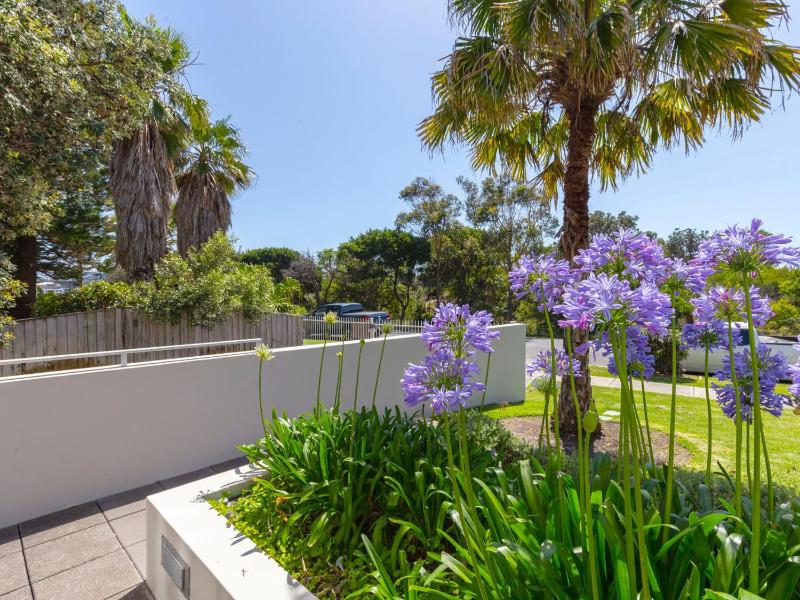 Beachfront on Bennetts Beaches Apartment 4 - image 7