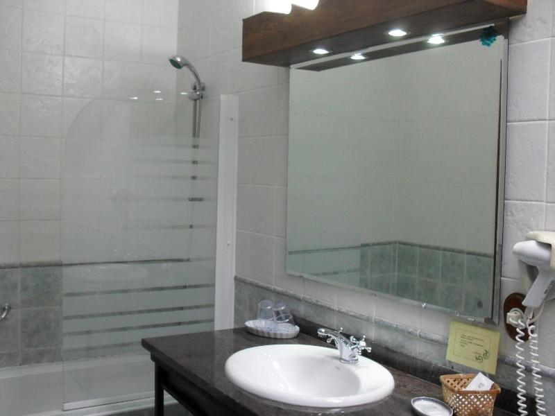 Superior Double Room image 4