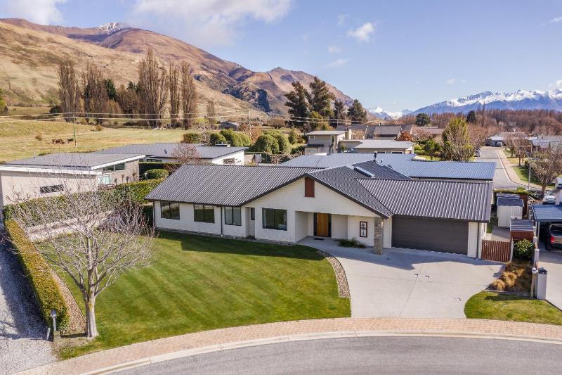 Roys Bay Lodge - Wanaka Holiday Home - image 29