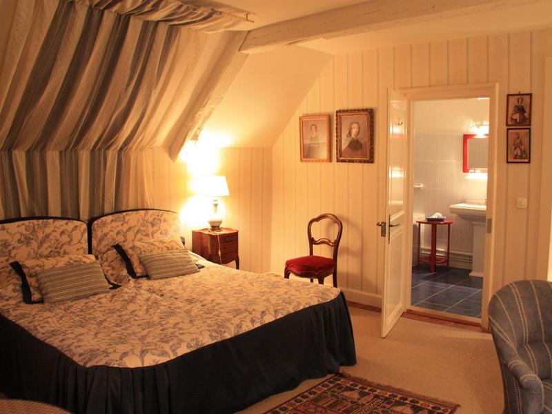 Deluxe Twin Room image 1