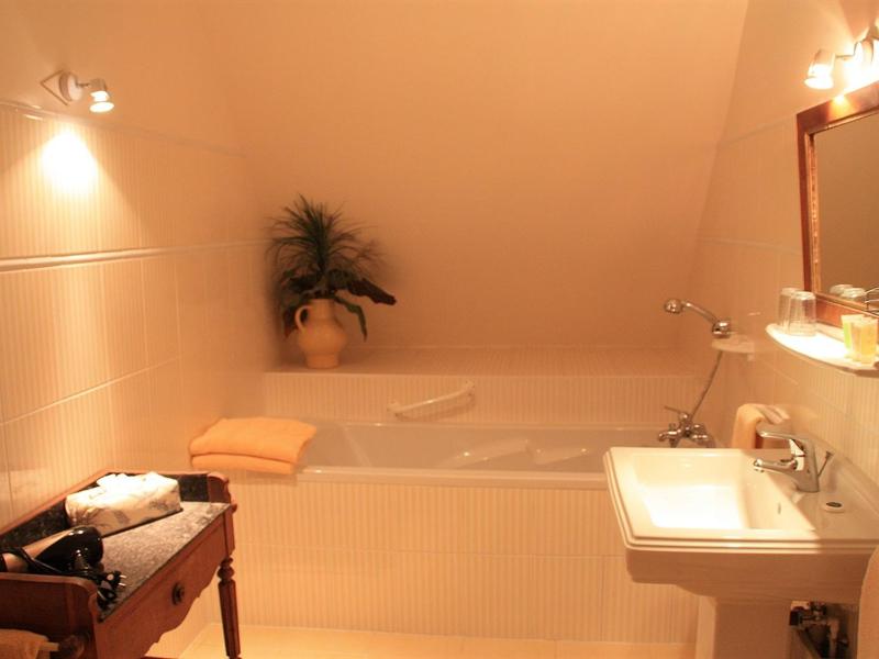 Standard Double Room image 2