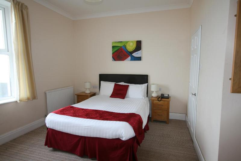 Standard Family Room image 3