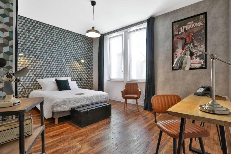 Double Room image 3
